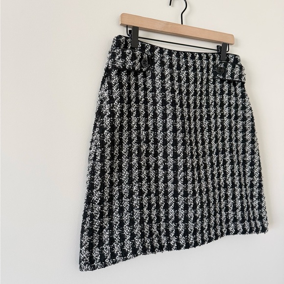 Ann Taylor Pencil Skirt in Black and White Patterned Tweed Size 8 - Picture 2 of 7